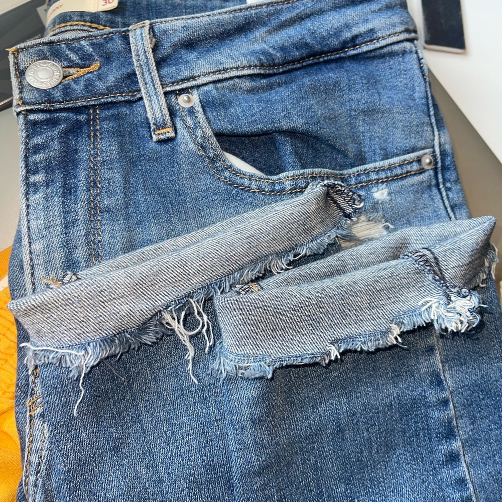 711 Skinny Levi’s
